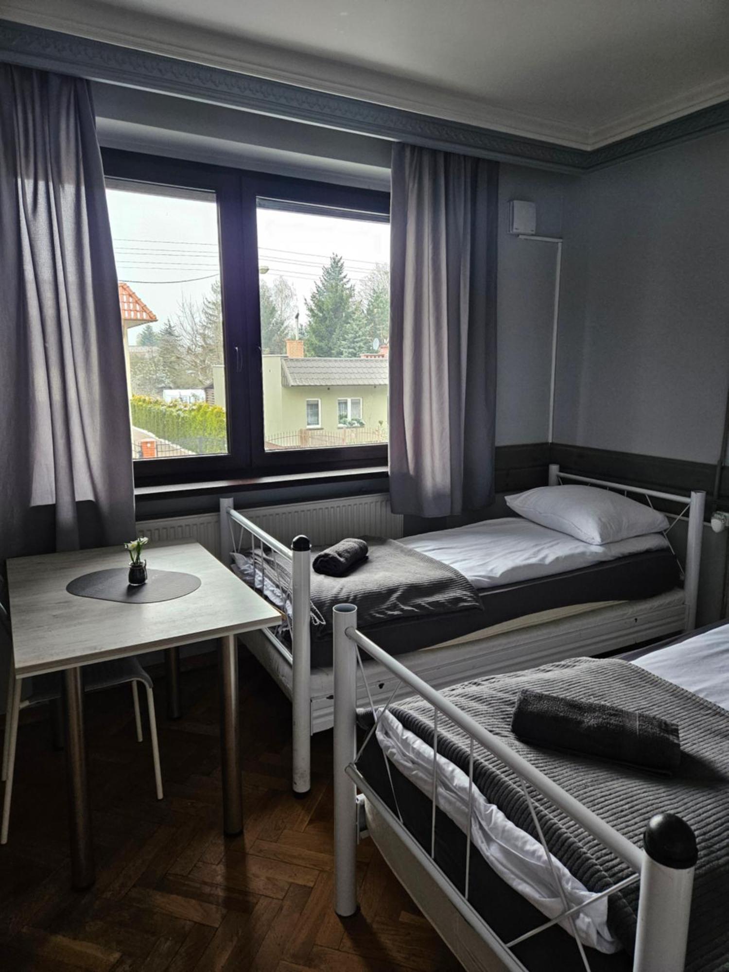 Pokoje Pracownicze Кімнати Для Працівників,Гуртожиток Swarzędz Zewnętrze zdjęcie