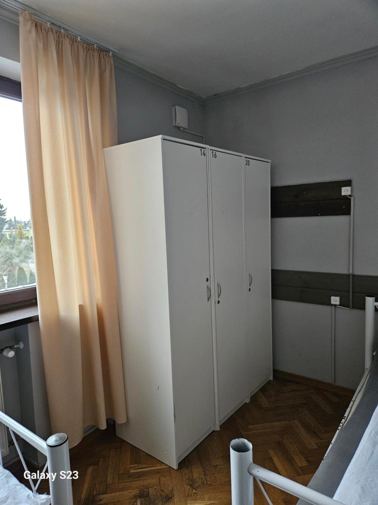 Pokoje Pracownicze Кімнати Для Працівників,Гуртожиток Swarzędz Zewnętrze zdjęcie