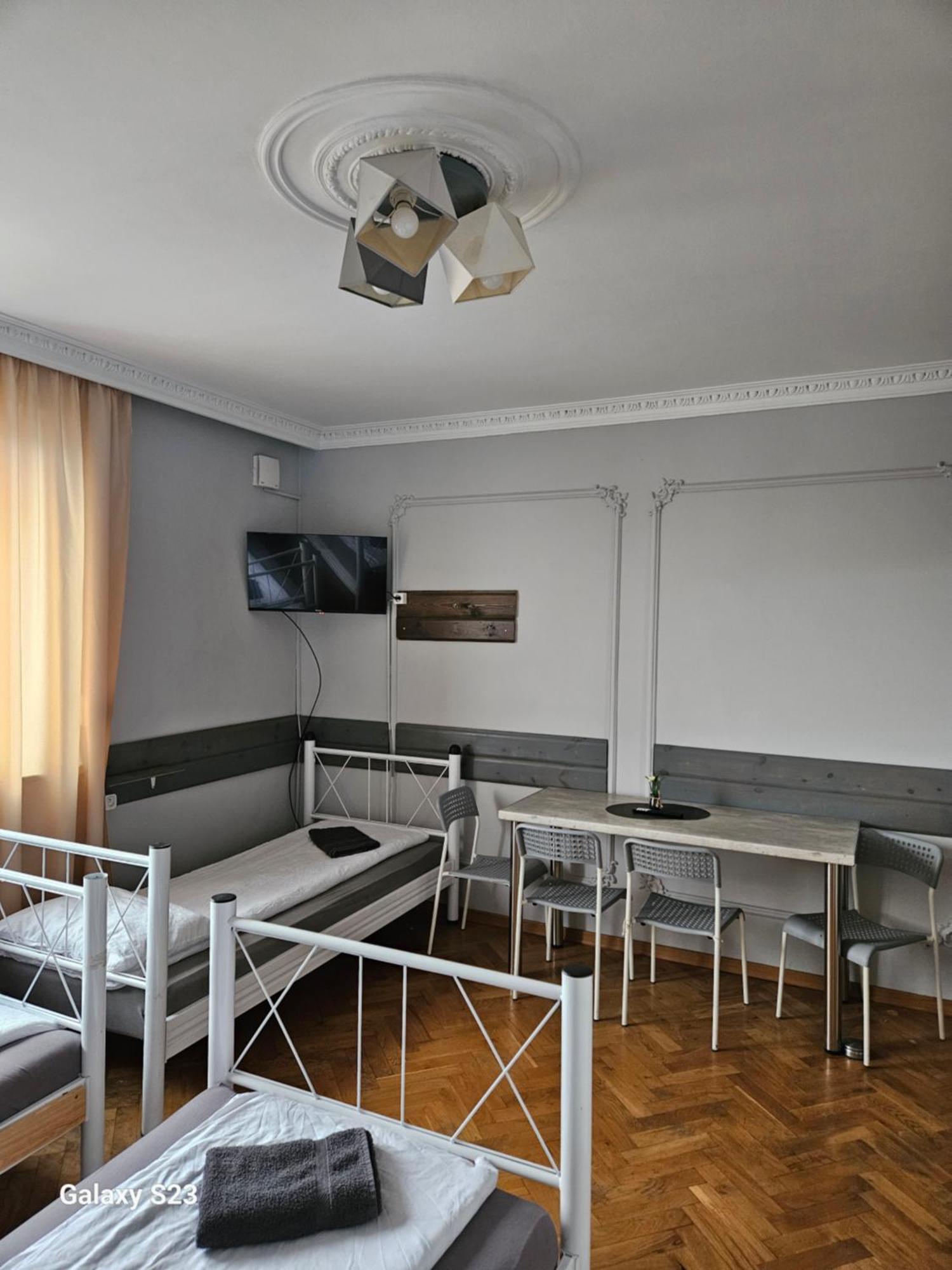 Pokoje Pracownicze Кімнати Для Працівників,Гуртожиток Swarzędz Zewnętrze zdjęcie
